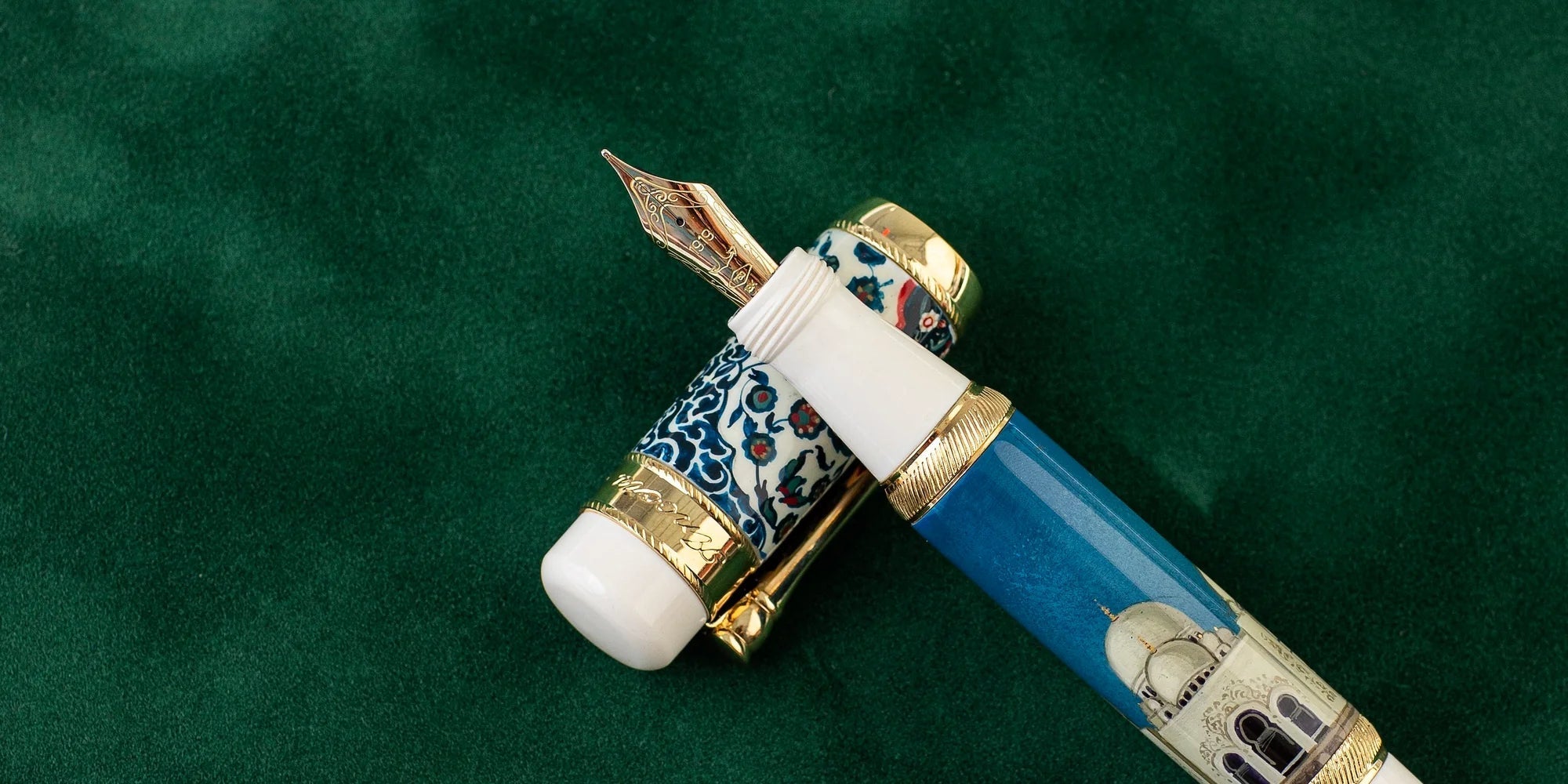 Fountain Pens vs Calligraphy Pens: Understanding the Distinctive Artistry